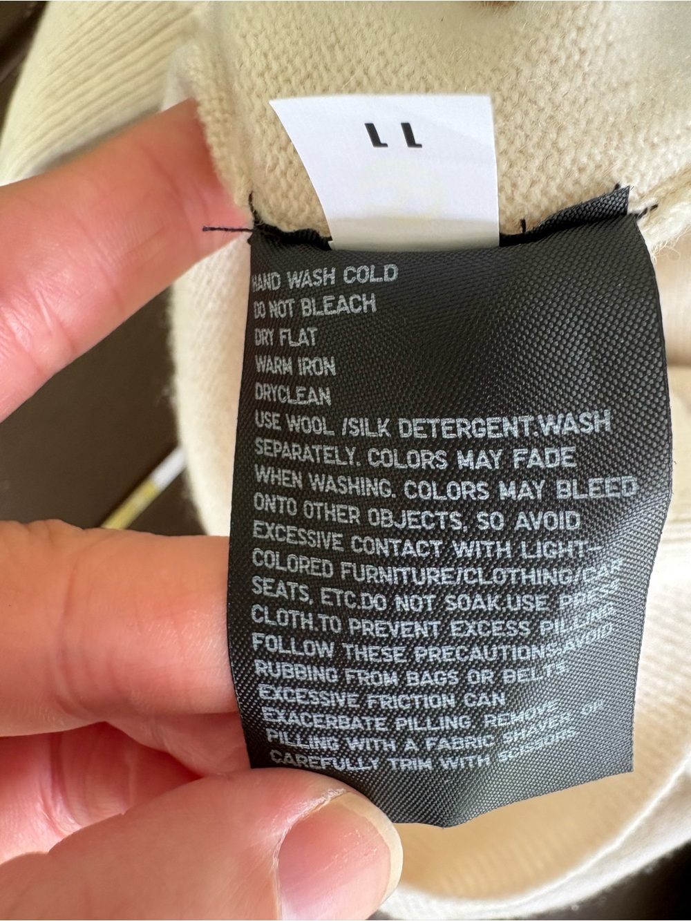 Uniqlo 100% Cashmere Sweater Men’s Large Ivory Crew Neck Pullover Casual Basic - Picture 5 of 5